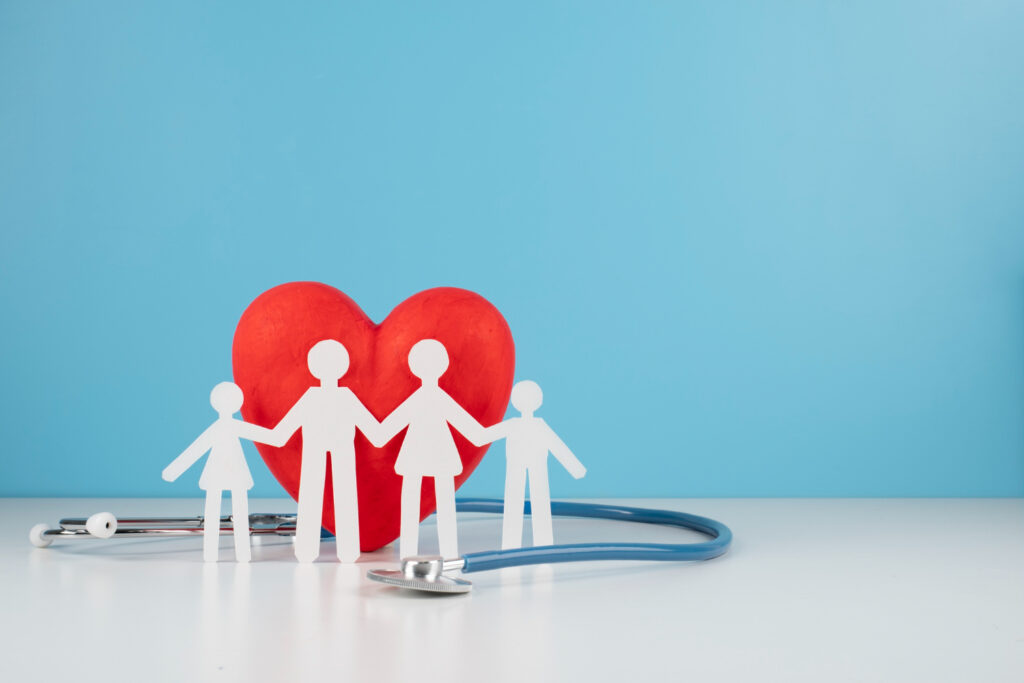 zorgverzekeringen fysiotherapie 2024, een afbeelding van een gezin voor een hart